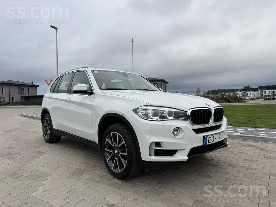 BMW X5 2015 photo 2