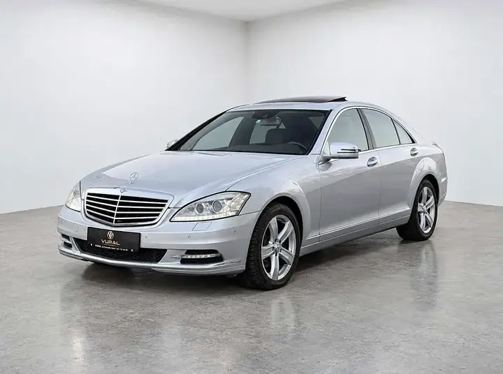 Mercedes-Benz S-Class 2012 photo 2