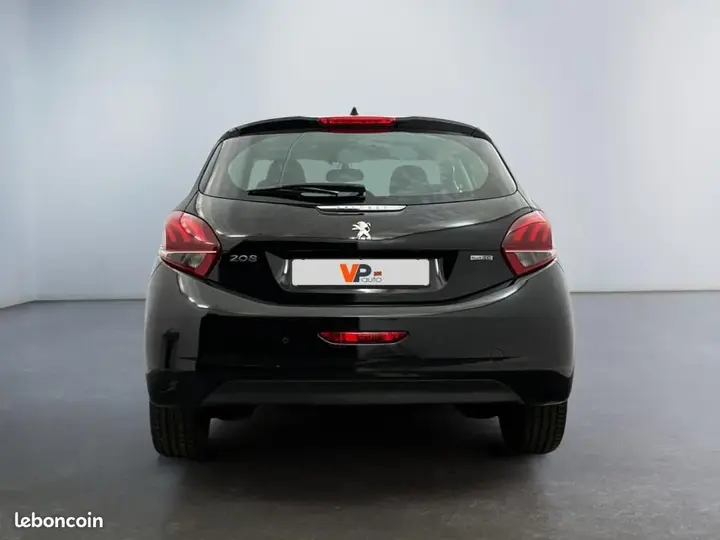 Peugeot 208 2016 photo 3