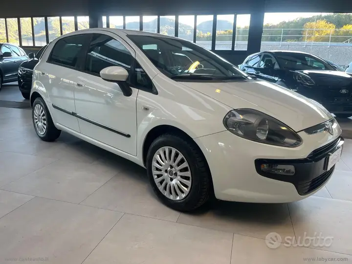 Fiat Punto 2011 photo 3