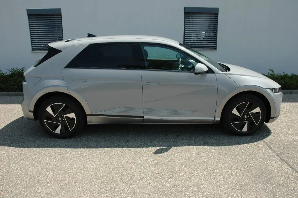 Hyundai Ioniq 5 photo 3