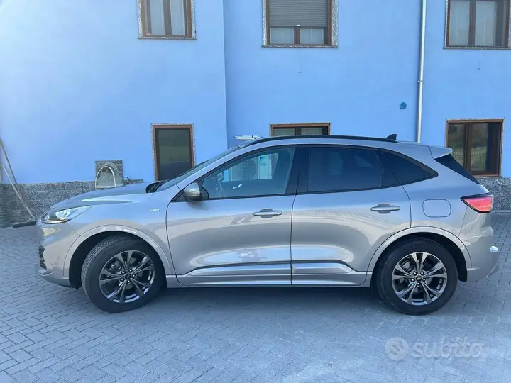 Ford Kuga 2022 photo 3