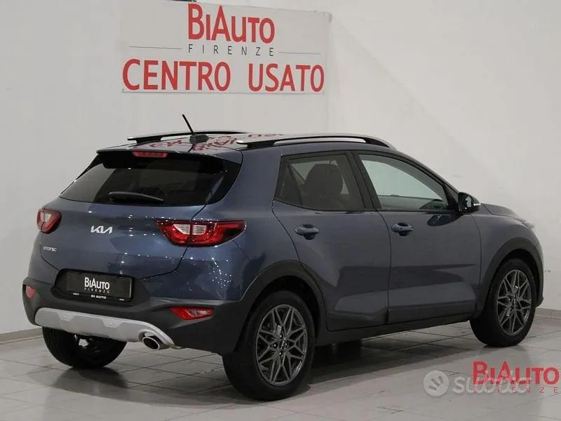 Kia Stonic 2023 photo 2