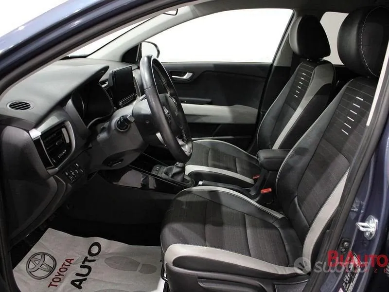 Kia Stonic 2023 photo 5