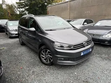 Volkswagen Touran 2018 photo 2