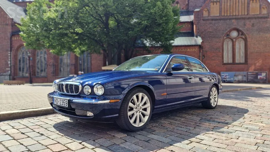 Jaguar Xj8
