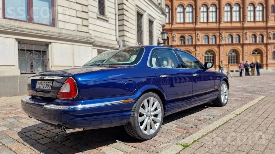 Jaguar Xj8 2003 photo 4