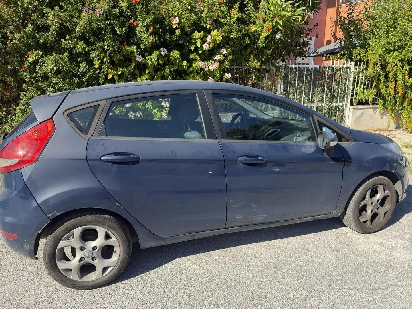 Ford Fiesta 2013 photo 2