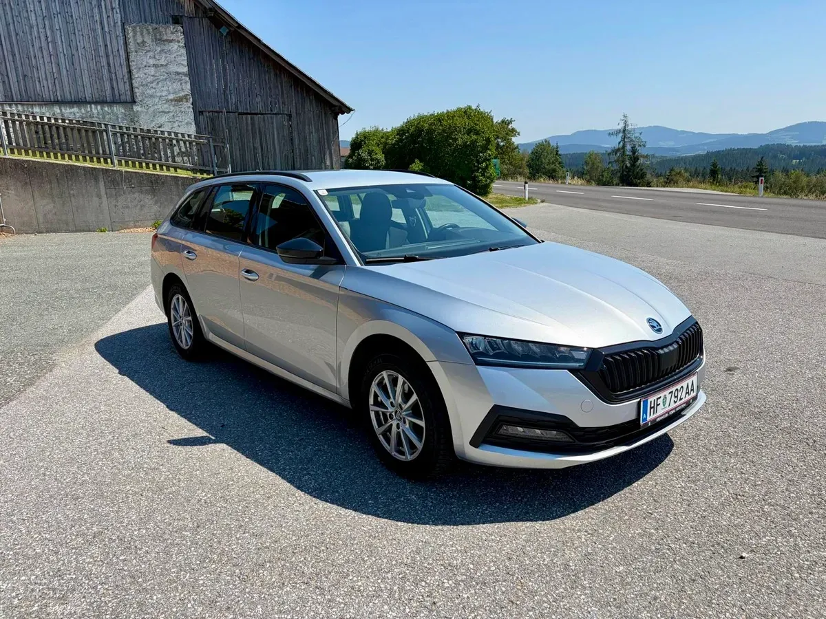Skoda Octavia 2022 photo 3