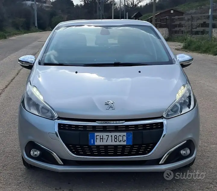 Peugeot 208 2017 photo 2