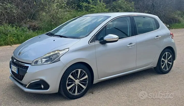 Peugeot 208 2017 photo 3