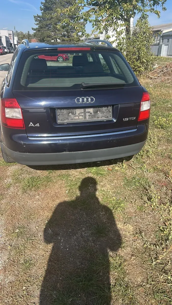 Audi A4 2002 photo 2