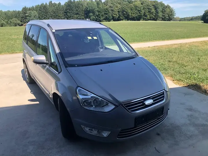 Ford Galaxy 2011 photo 3