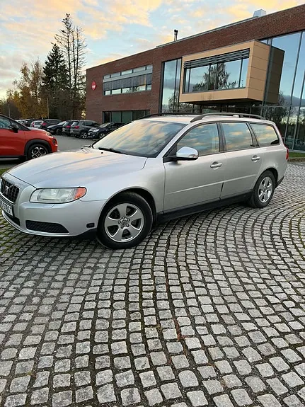 Volvo V70 2008 photo 2