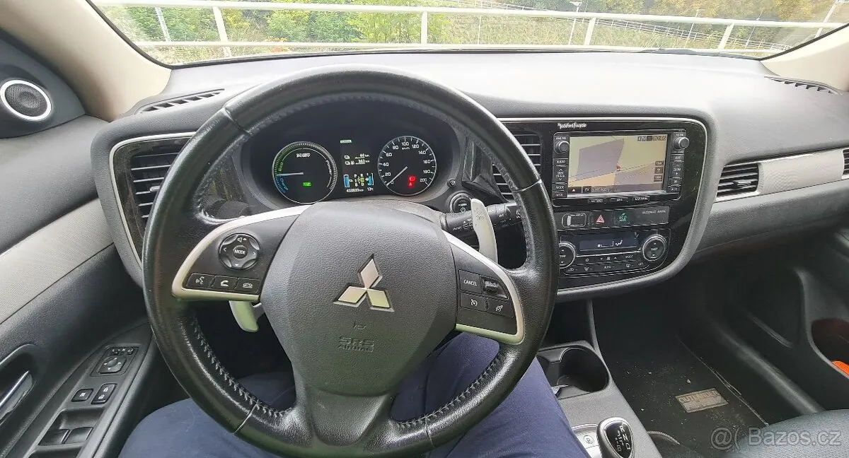 Mitsubishi Outlander 2014 photo 4