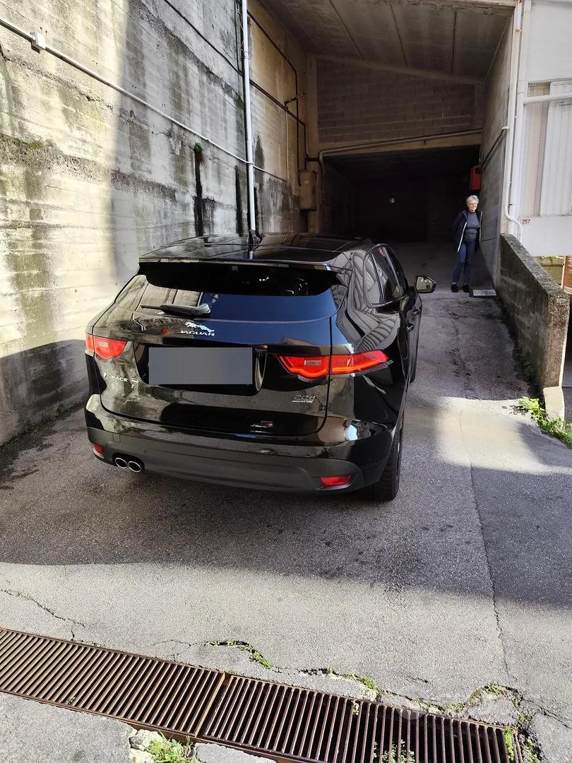 Jaguar F-Pace 2016 photo 4