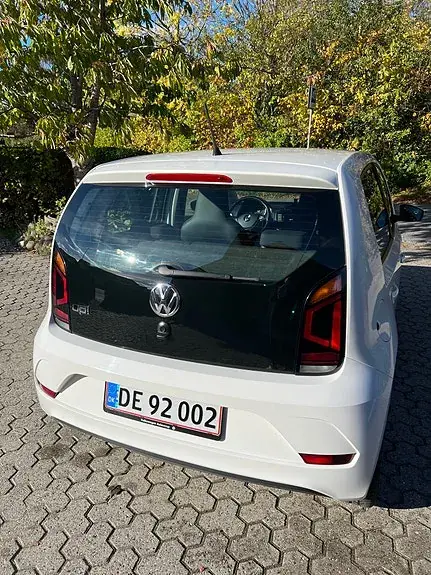 Volkswagen Up 2017 photo 3
