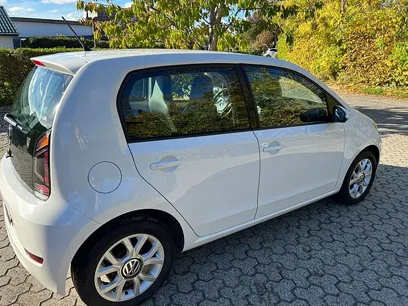 Volkswagen Up 2017 photo 4