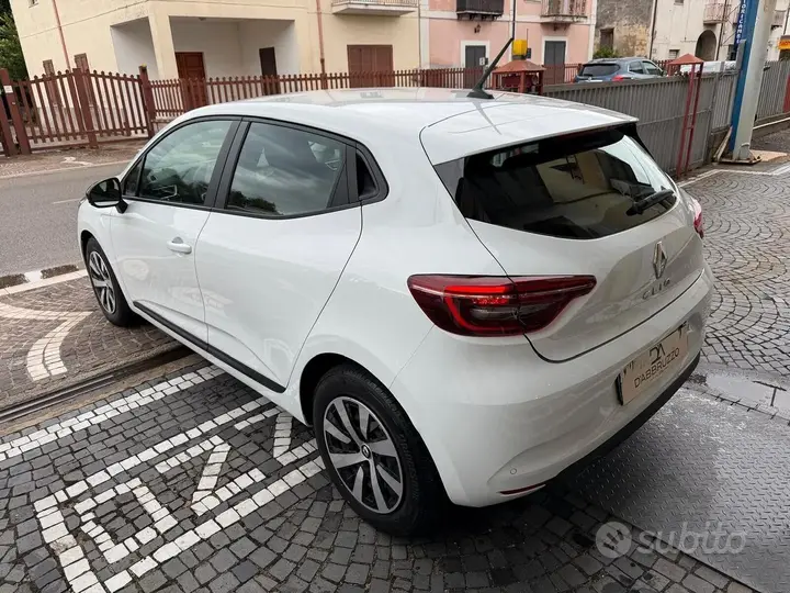 Renault Clio 2023 photo 2