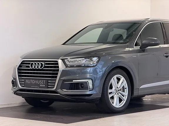 Audi Q7 2018 photo 2