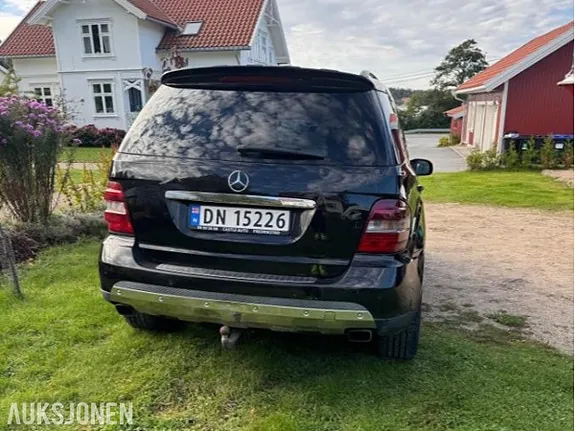 Mercedes-Benz M-Class 2009 photo 4