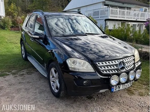 Mercedes-Benz M-Class 2009 photo 3