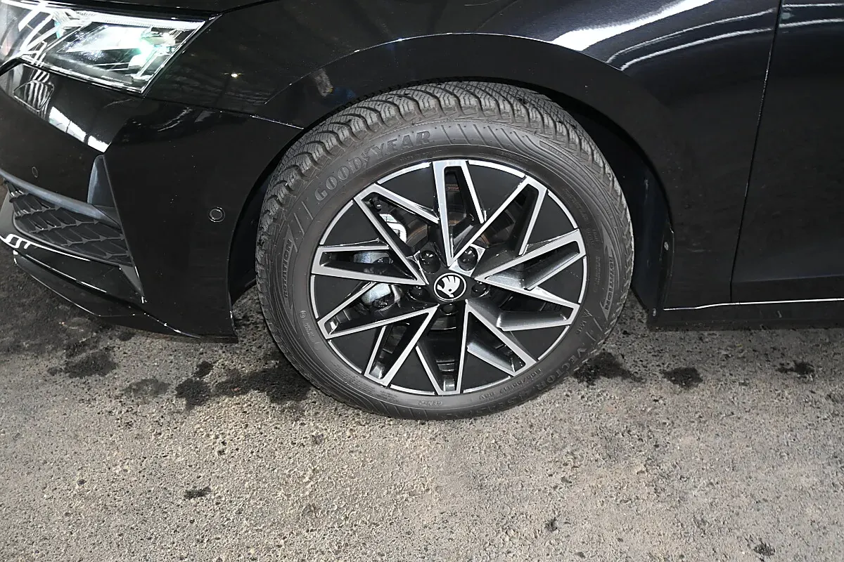 Skoda Octavia 2025 photo 2