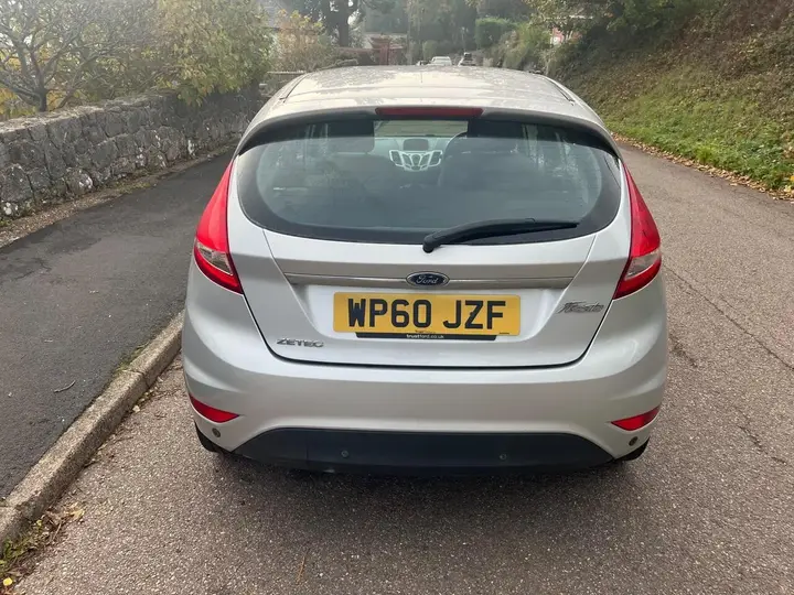 Ford Fiesta 2010 photo 5