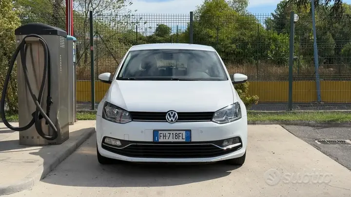 Volkswagen Polo 2017 photo 2