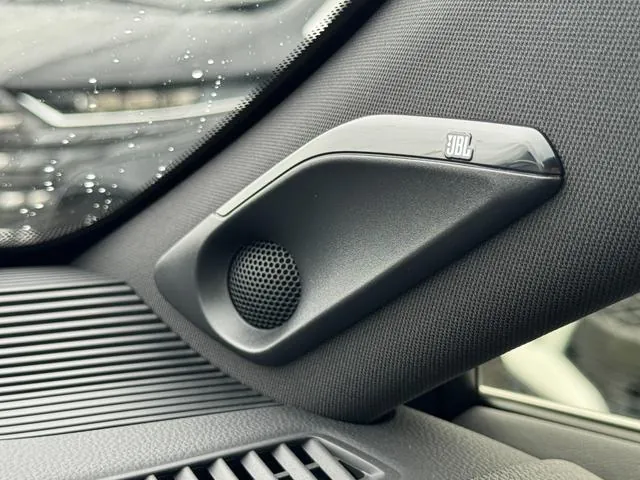 Toyota Haillia Hybrid Z 2025 photo 5