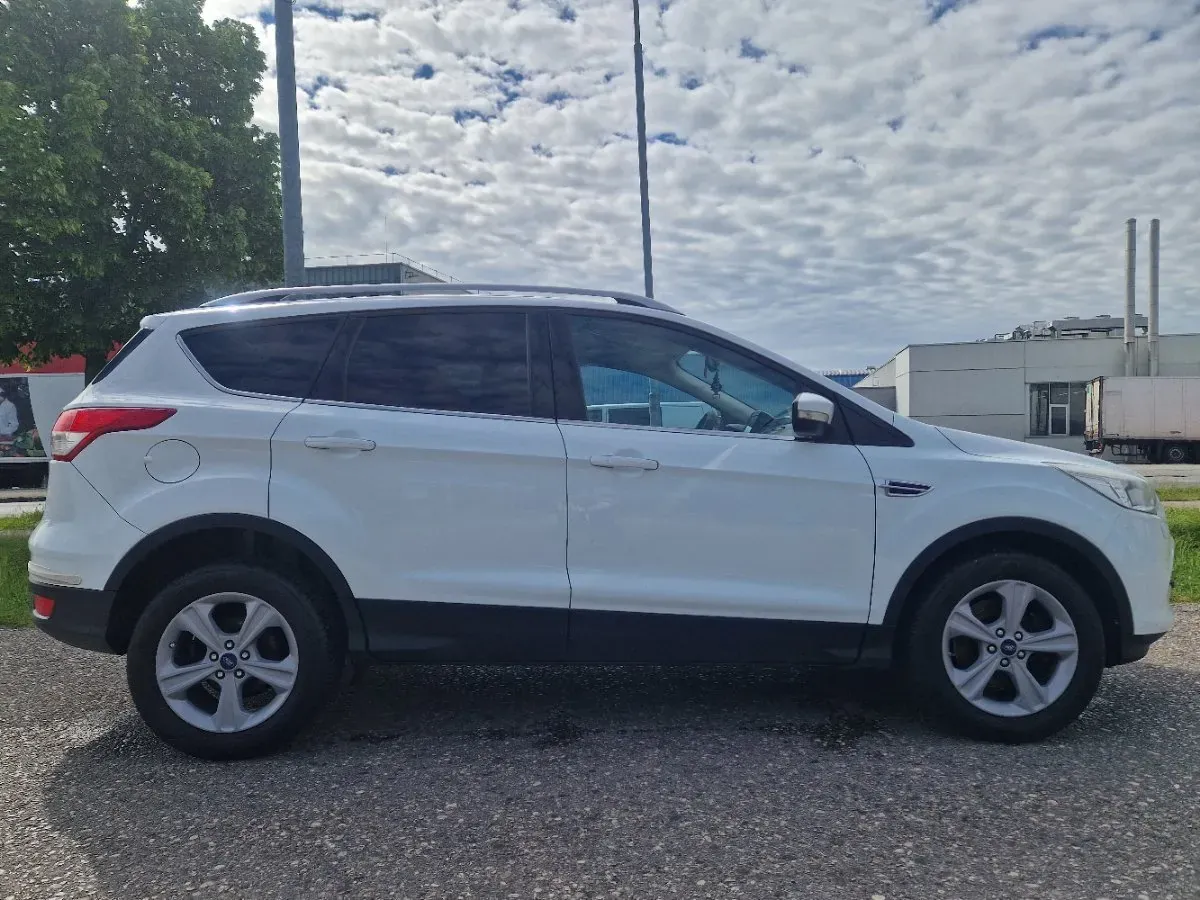 Ford Kuga 2014 photo 3