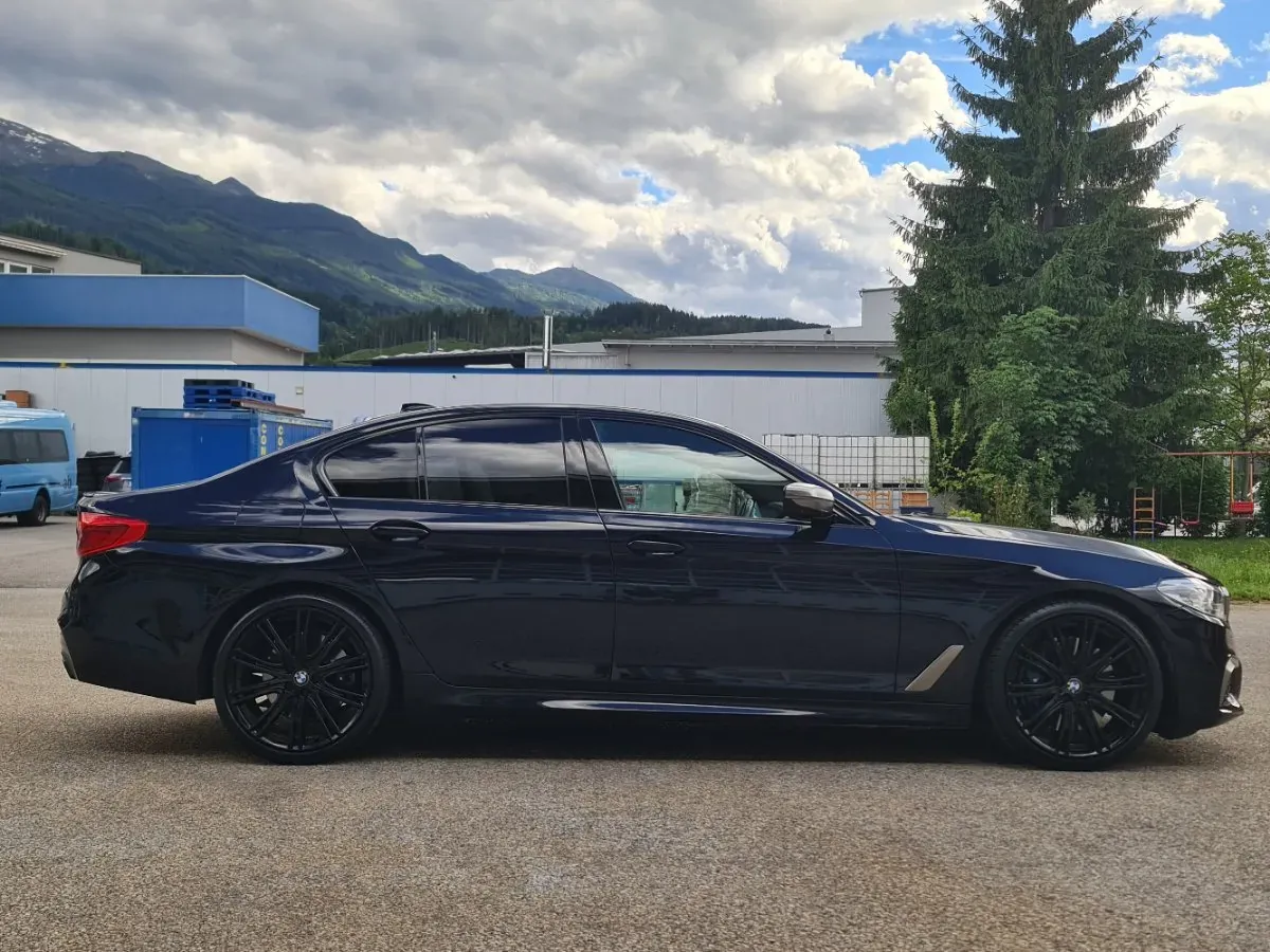 BMW 5 Series 2017 photo 2