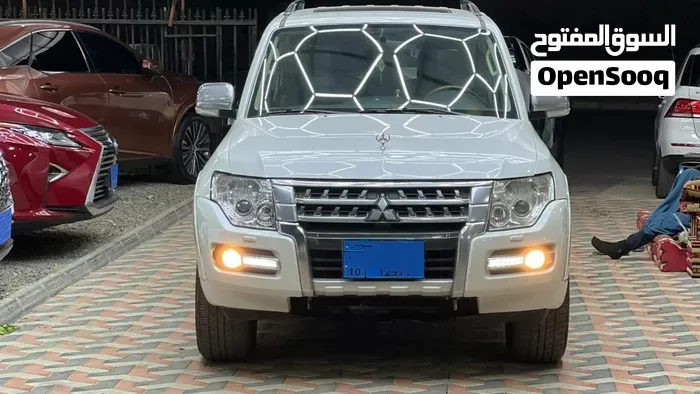 Mitsubishi Pajero 2015 photo 2