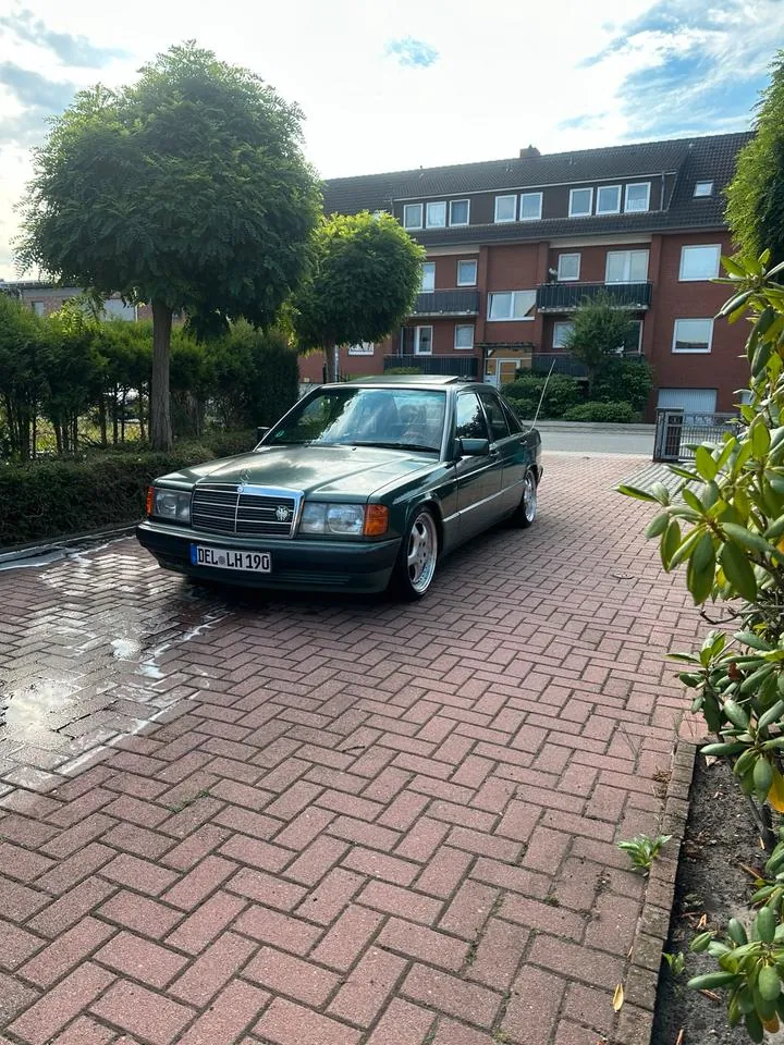 Mercedes-Benz 190E