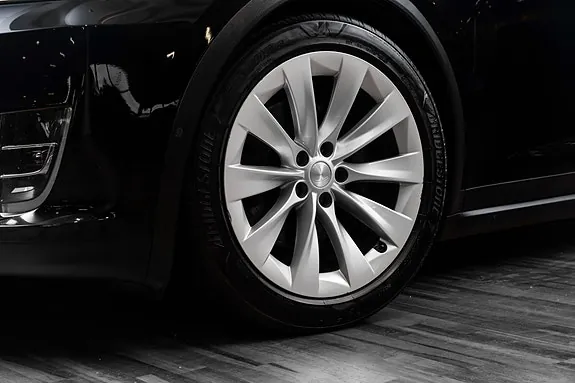 Tesla Model X 2020 photo 2