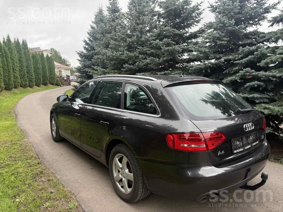 Audi A4 2011 photo 5