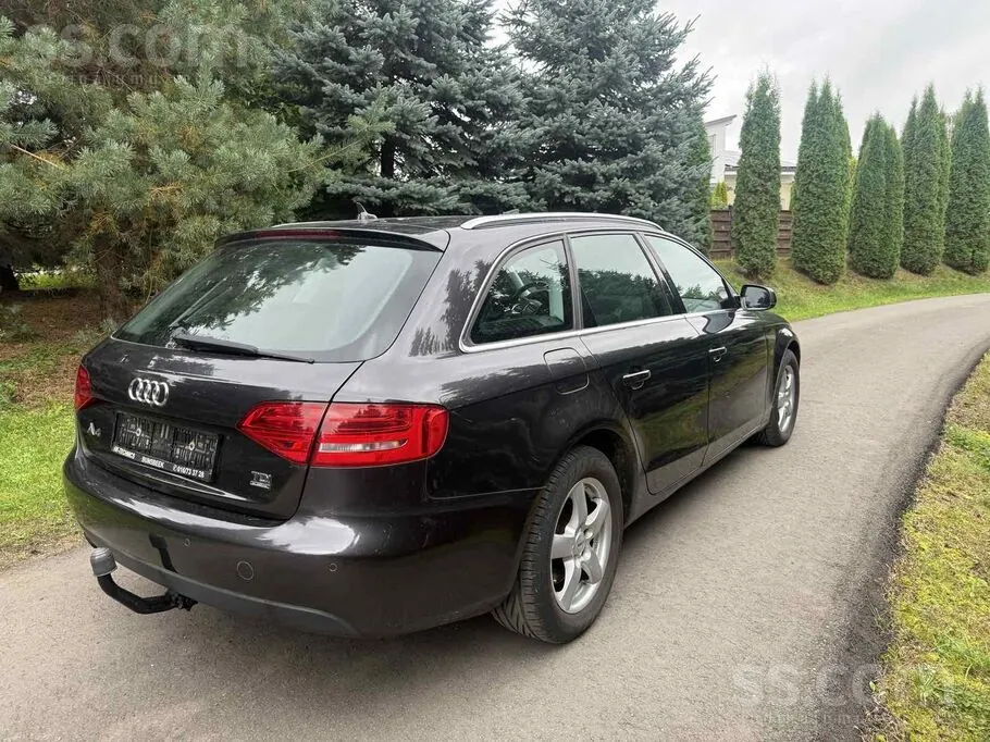 Audi A4 2011 photo 3