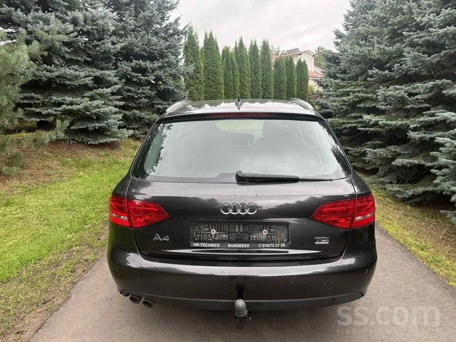 Audi A4 2011 photo 4