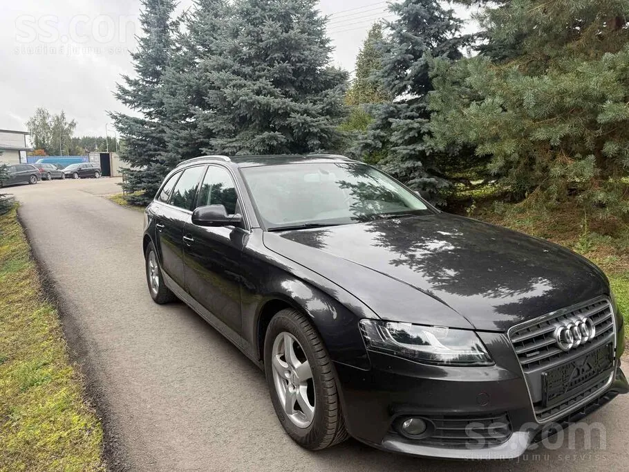 Audi A4 2011 photo 2