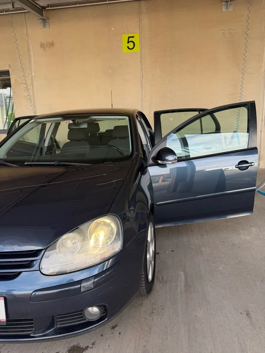 Volkswagen Golf 2005 photo 2