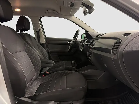 Skoda Fabia 2015 photo 4