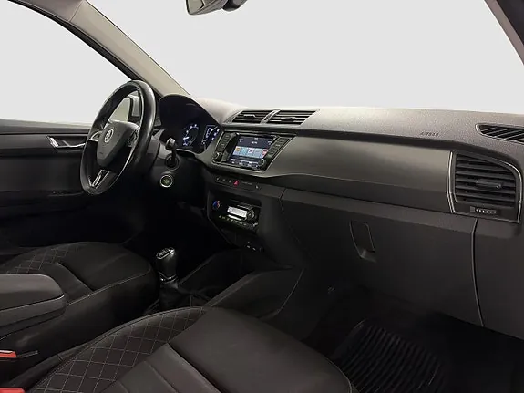 Skoda Fabia 2015 photo 5