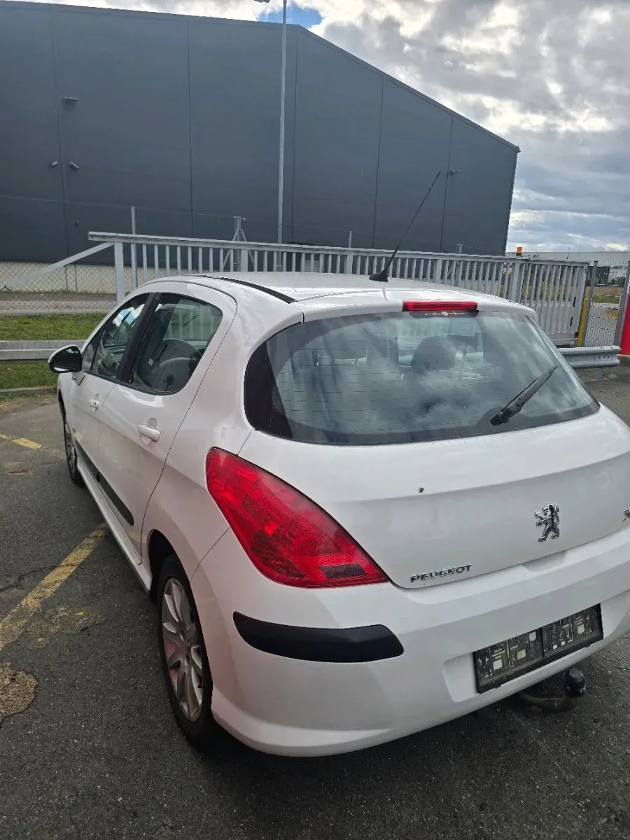 Peugeot 308 2009 photo 2