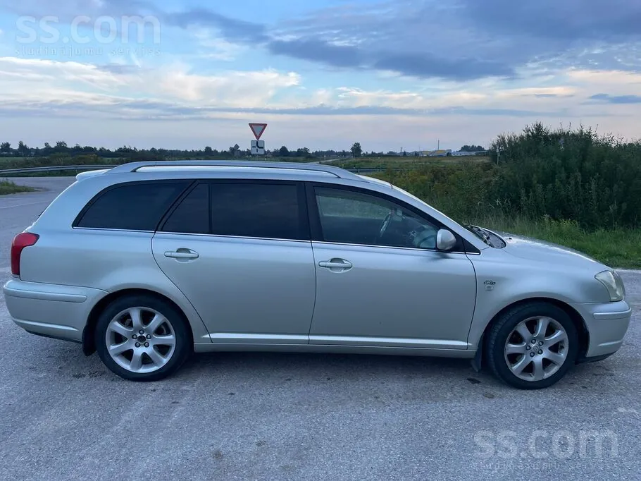 Toyota Avensis 2005 photo 4