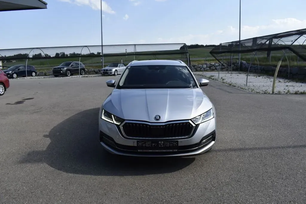 Skoda Octavia 2022 photo 2