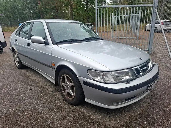 Saab 9-3 2000 photo 2