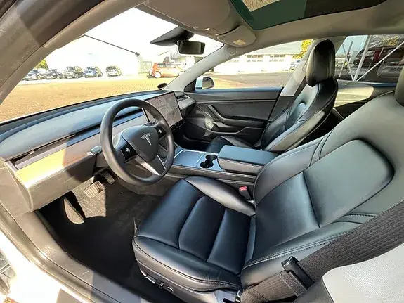 Tesla Model 3 2021 photo 3