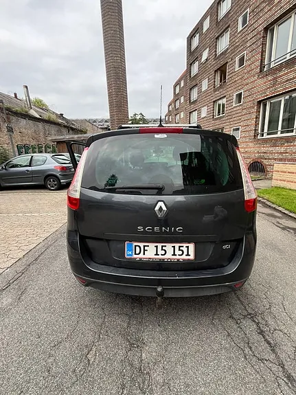Renault Grand Scenic 2010 photo 2