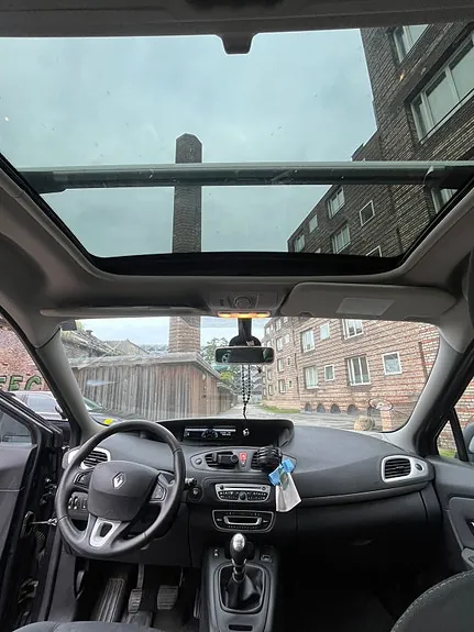 Renault Grand Scenic 2010 photo 4