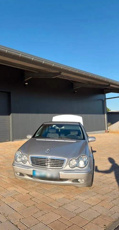 Mercedes-Benz C180